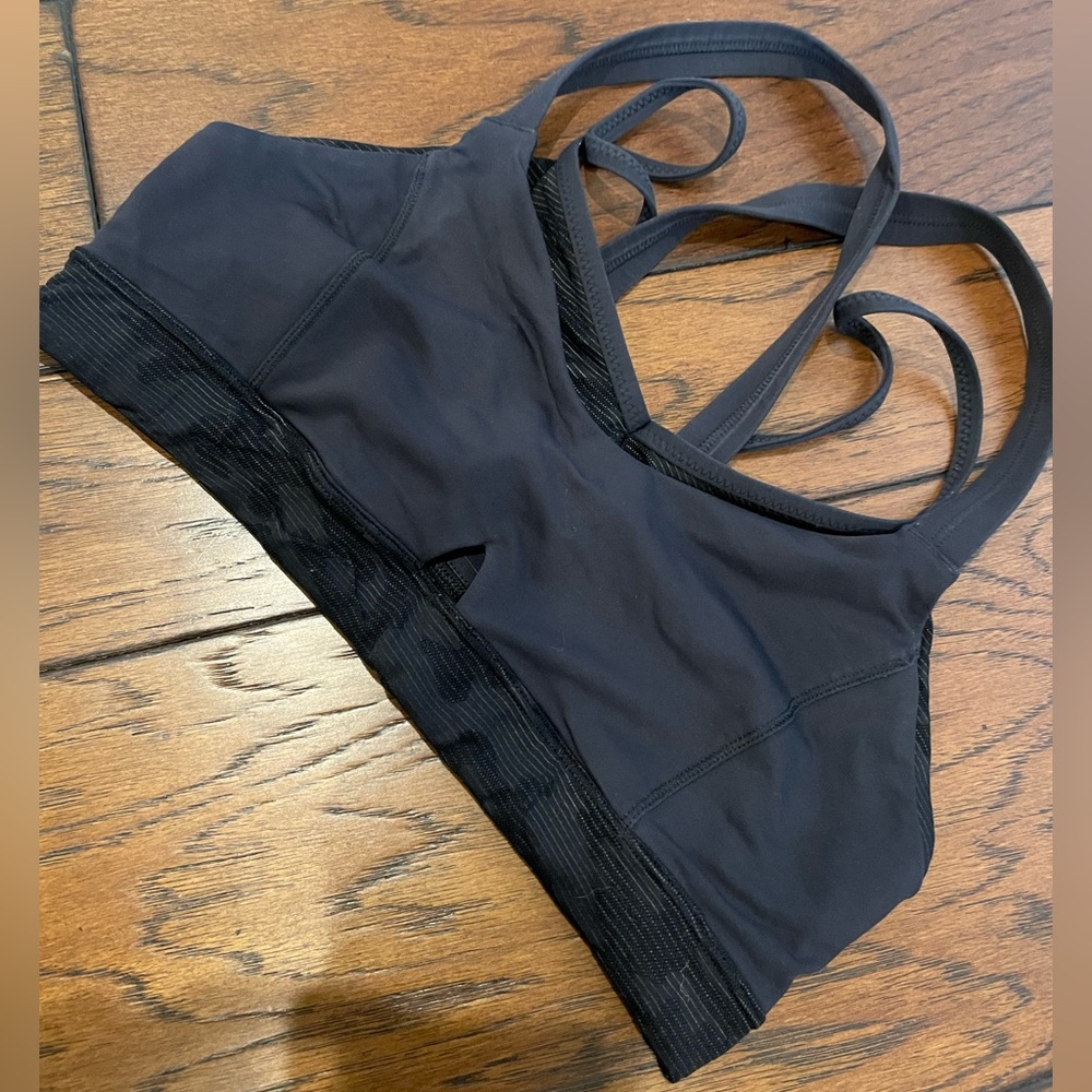 Lululemon sports bra